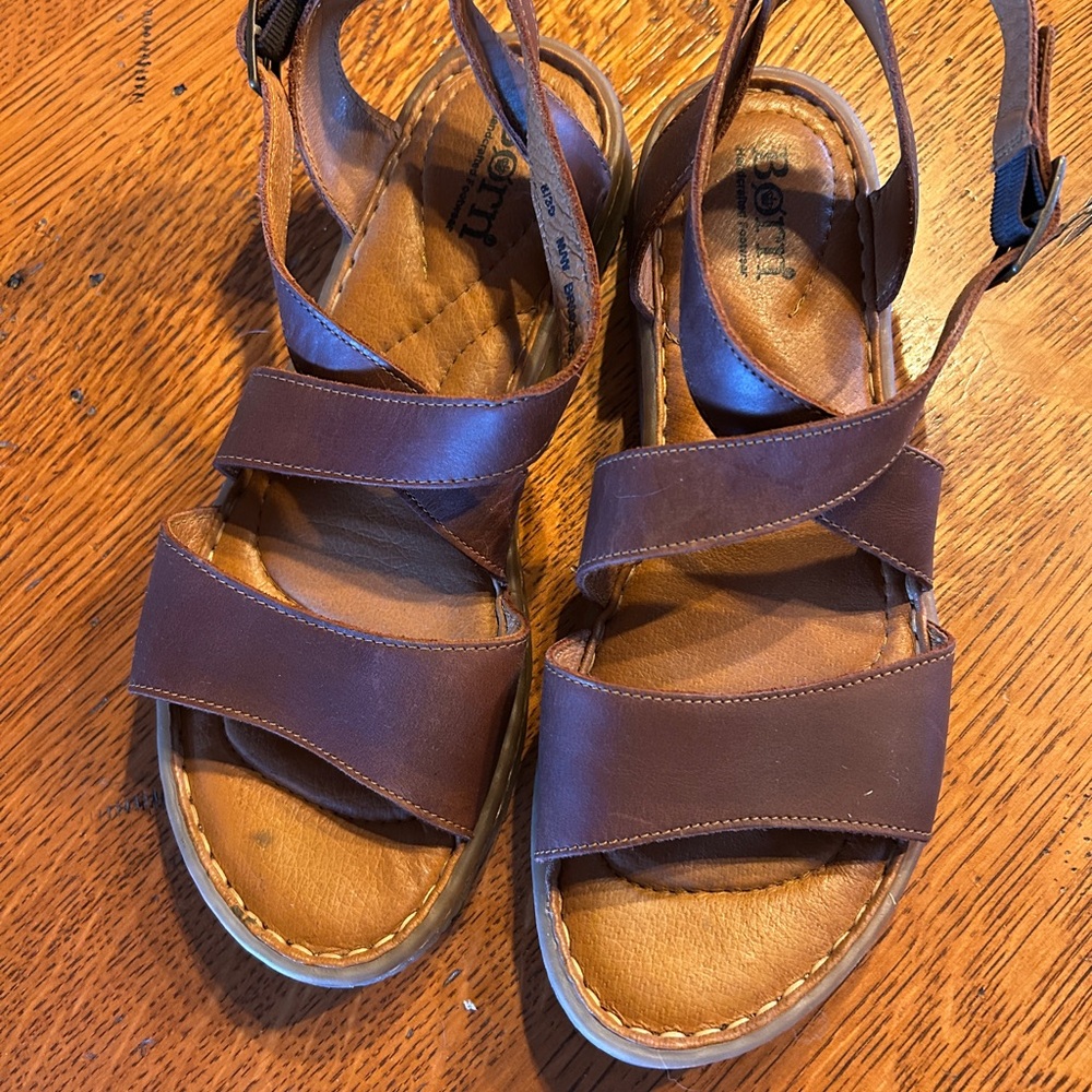 Born, Women’s Brown Leather Sandals